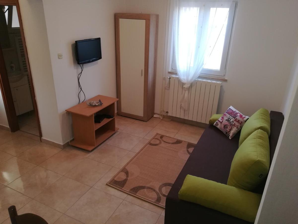 Apartments With A Parking Space Vinez, Labin - 11851 Exterior foto